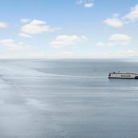 Appartamento Endless Ocean Views With Private Balcony Århus Esterno foto
