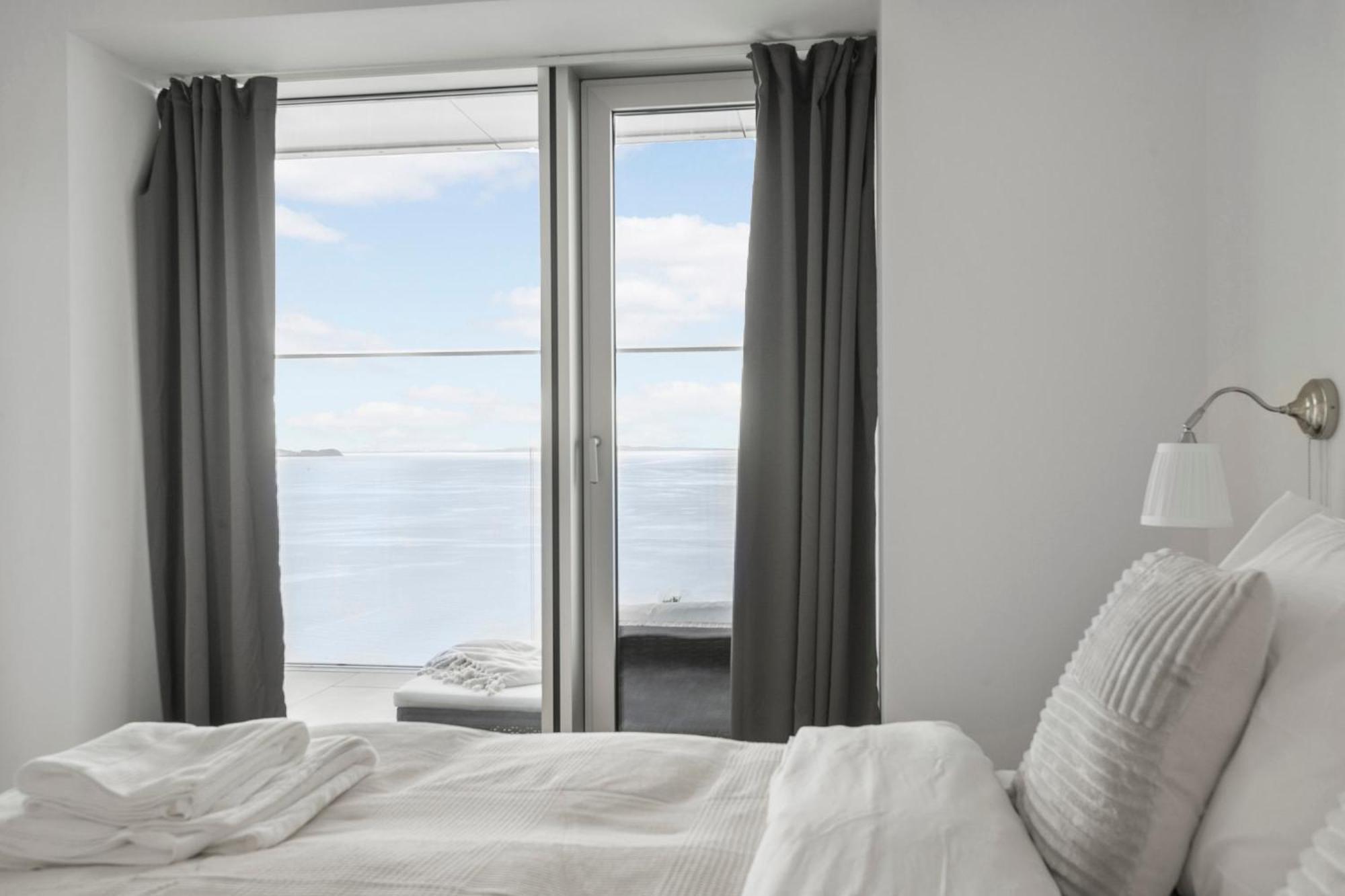 Appartamento Endless Ocean Views With Private Balcony Århus Esterno foto